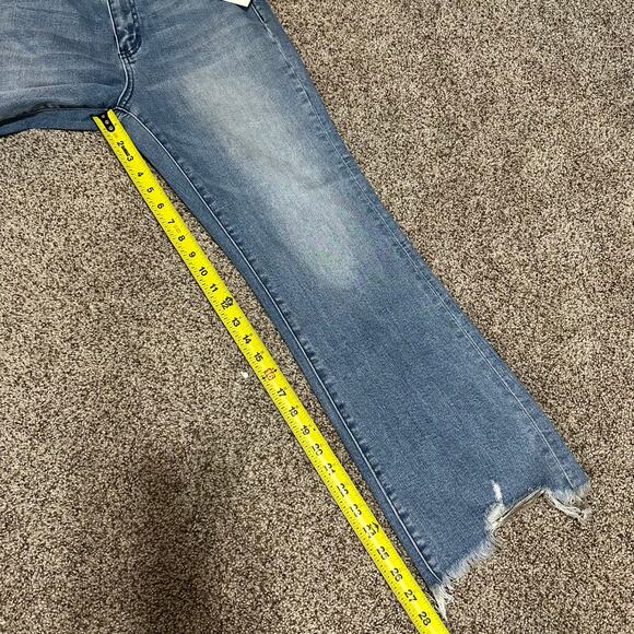 FLYING MONKEY Women's Frayed Hem Straight Leg Jeans Size 28 In Light Blue - Picture 8 of 16